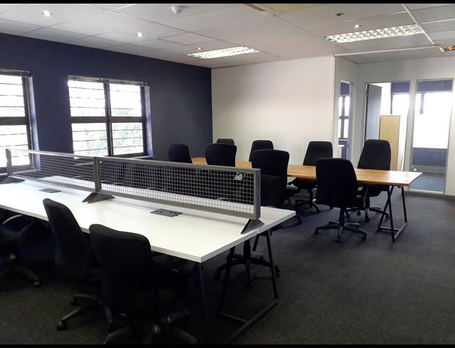 2,562M² OFFICE TO LET IN IRENE